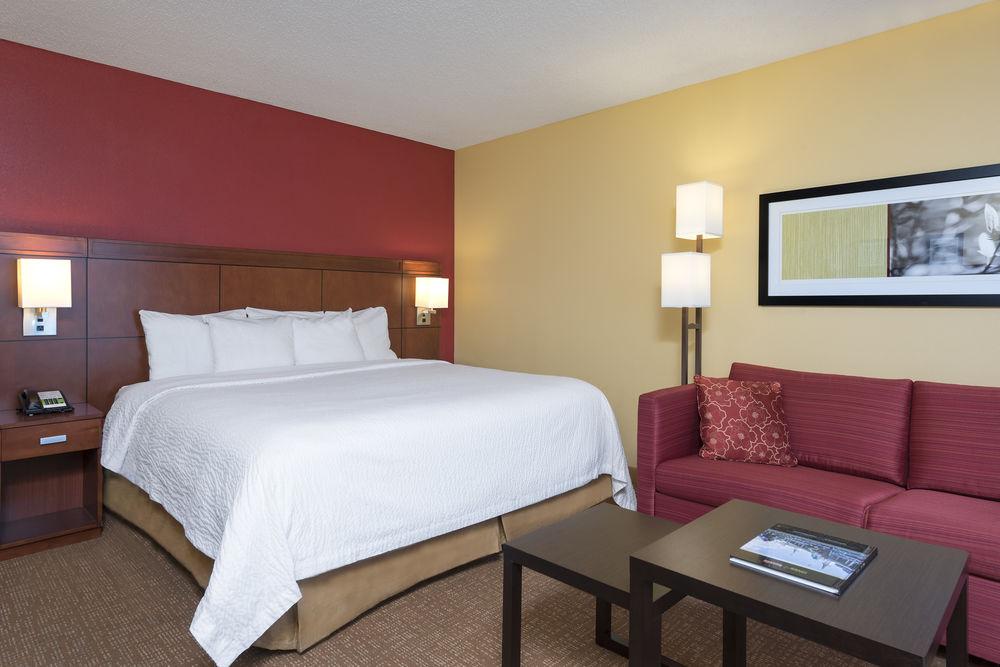 Courtyard Louisville Downtown Экстерьер фото