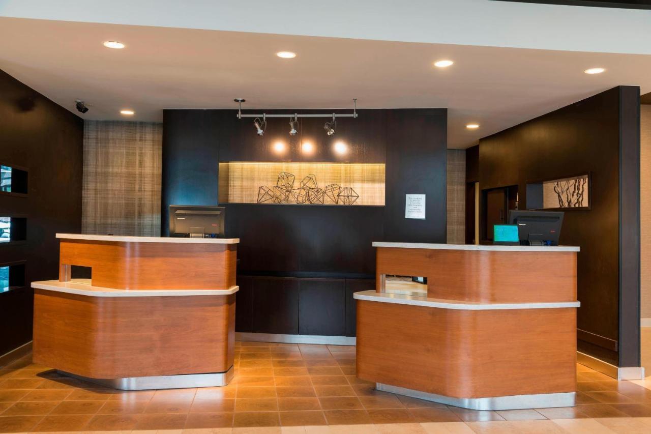 Courtyard Louisville Downtown Экстерьер фото