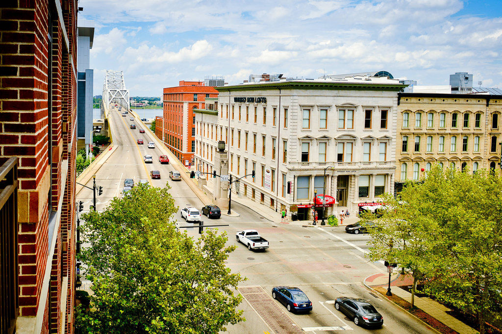 Courtyard Louisville Downtown Экстерьер фото